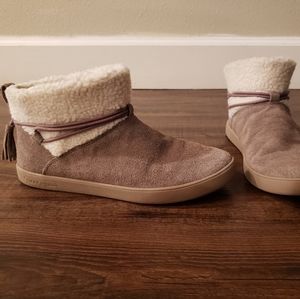 Koolaburra by UGG Ankle Boot